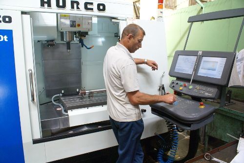 Boring-and-milling processing of parts